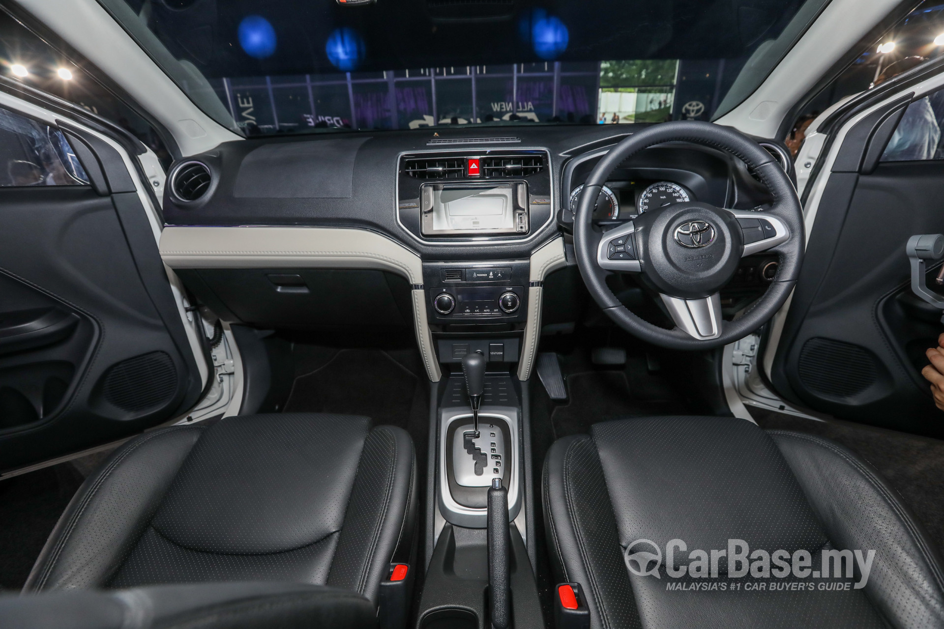 Perodua Bezza Advance Interior - Hirup w