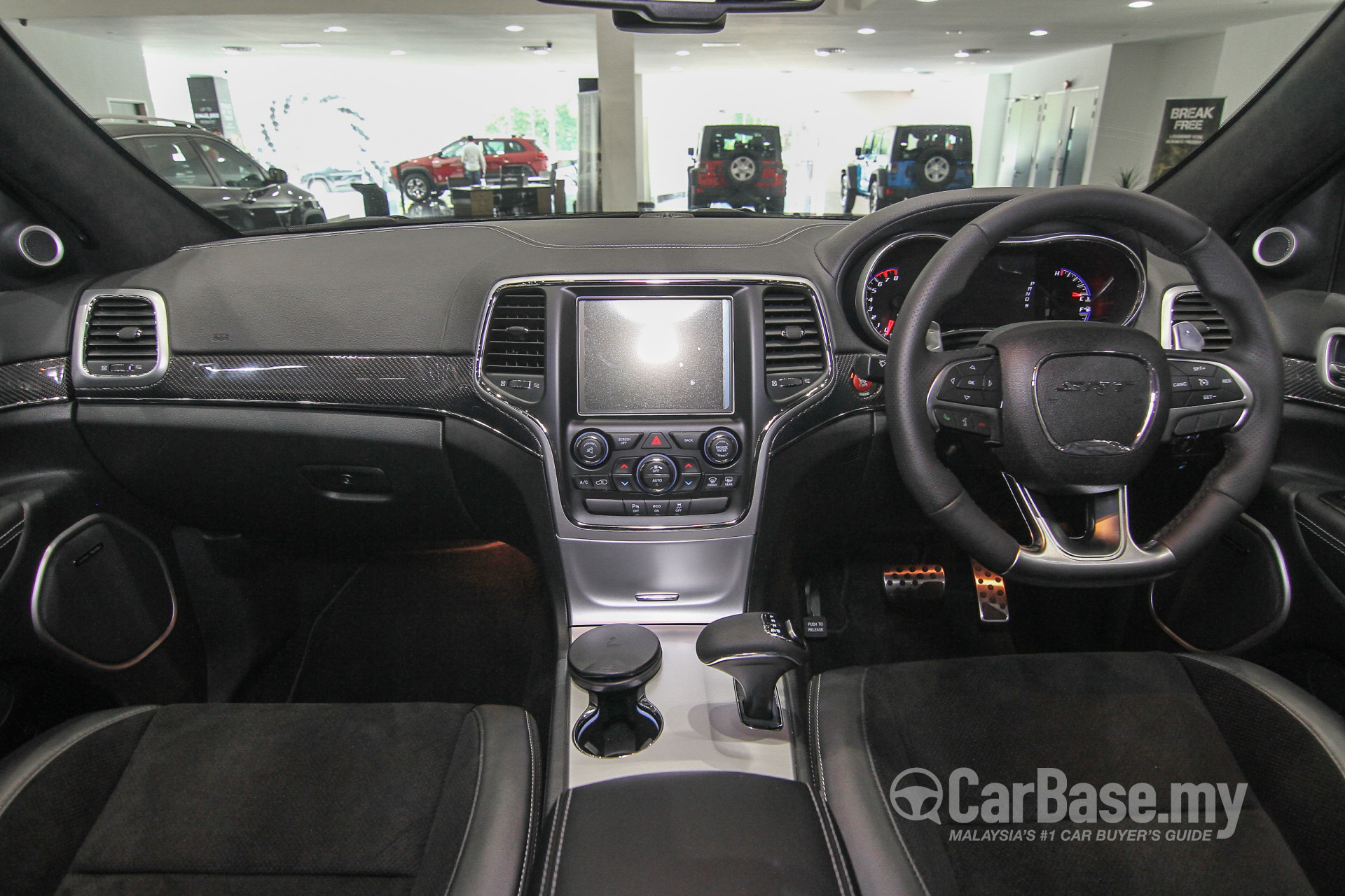 Jeep Grand Cherokee SRT WK2 SRT (2015) Interior Image #21443 in Malaysia - Reviews, Specs